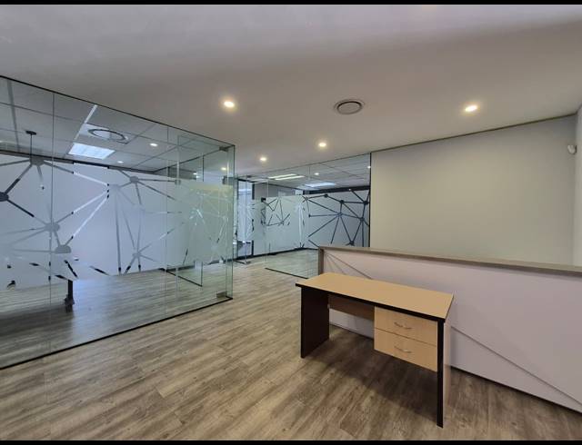 382M² OFFICE TO LET IN HYDE PARK